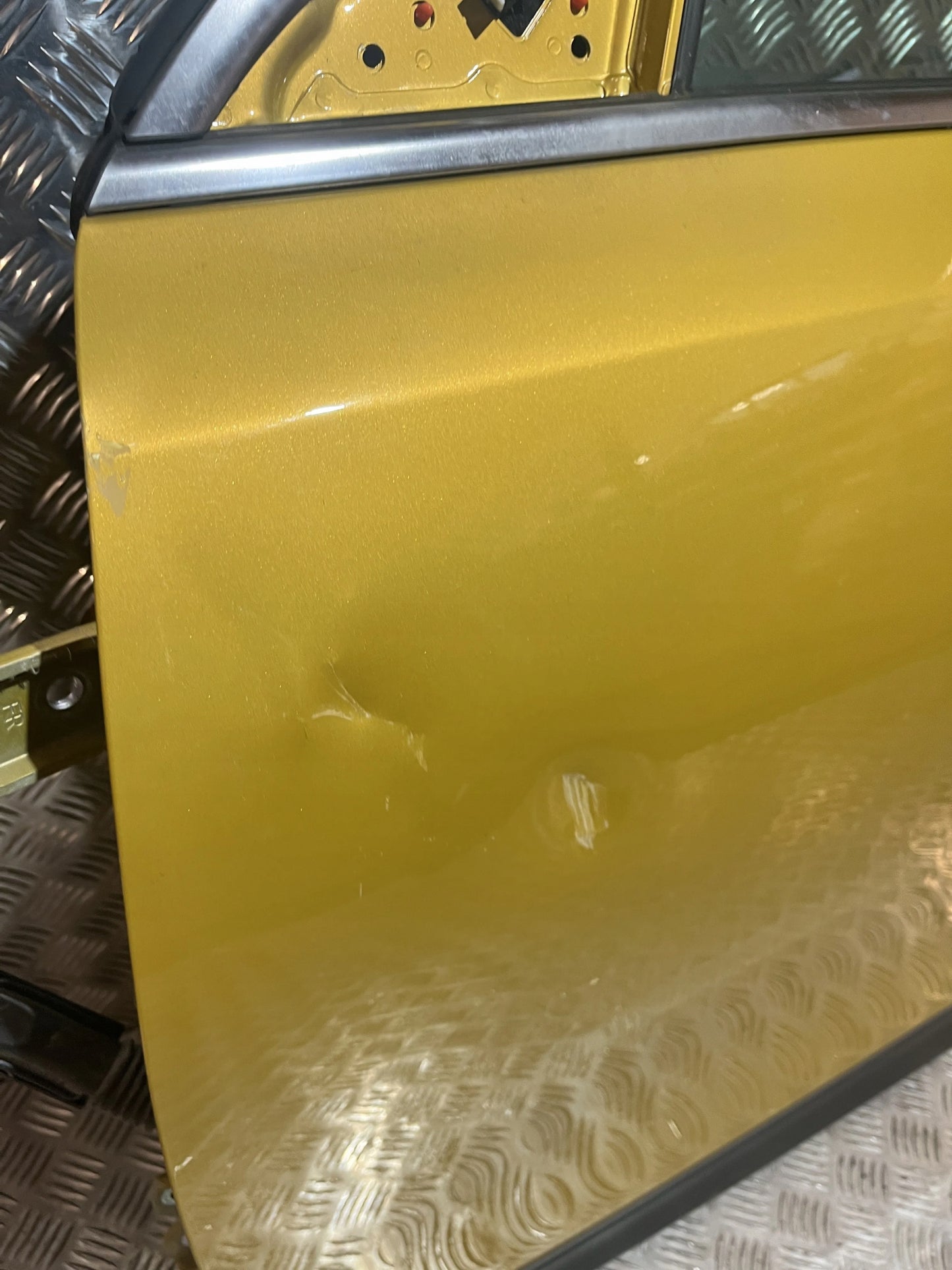 FRONT LEFT DOOR KIA XCEED 19- YQM YQ