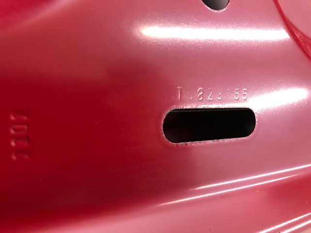 Volkswagen Touran, Caddy 2010 - 2015 Bonnet 1T0823155 ( with defect )