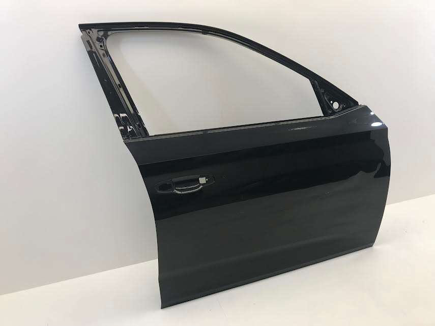 SKODA Kamiq  2019-2023 Front Right Door 658831602 ( used with defect )