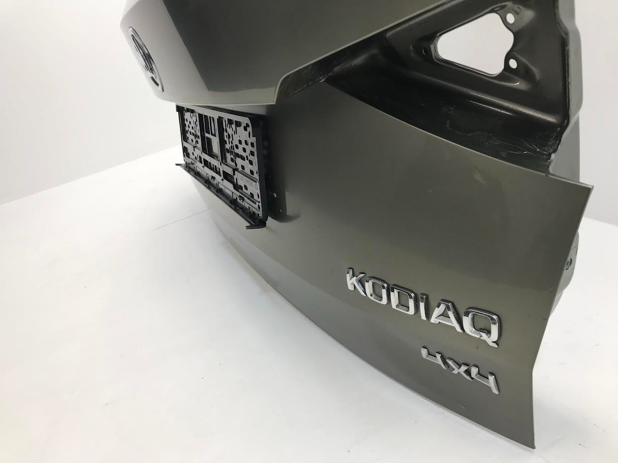 SKODA Kodiaq I 2017-2024 Bootlid Rear Boot 565827159 ( with defect )