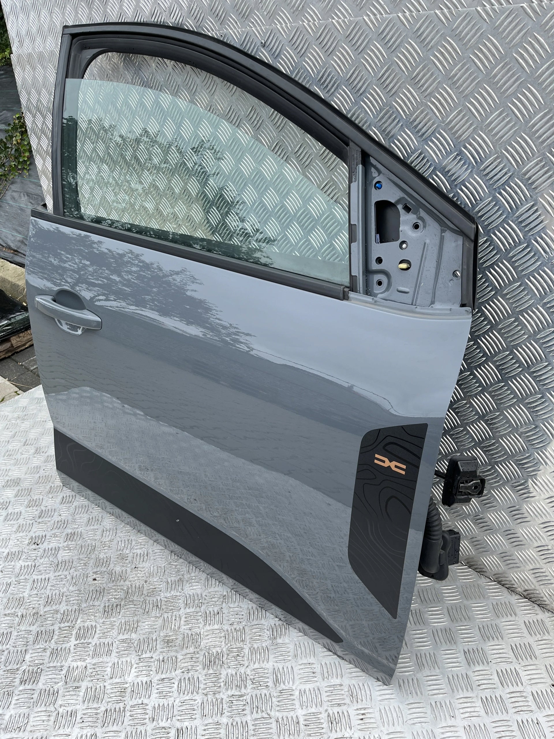 RIGHT FRONT DOOR FOR DACIA JOGGER 22- OVKPW