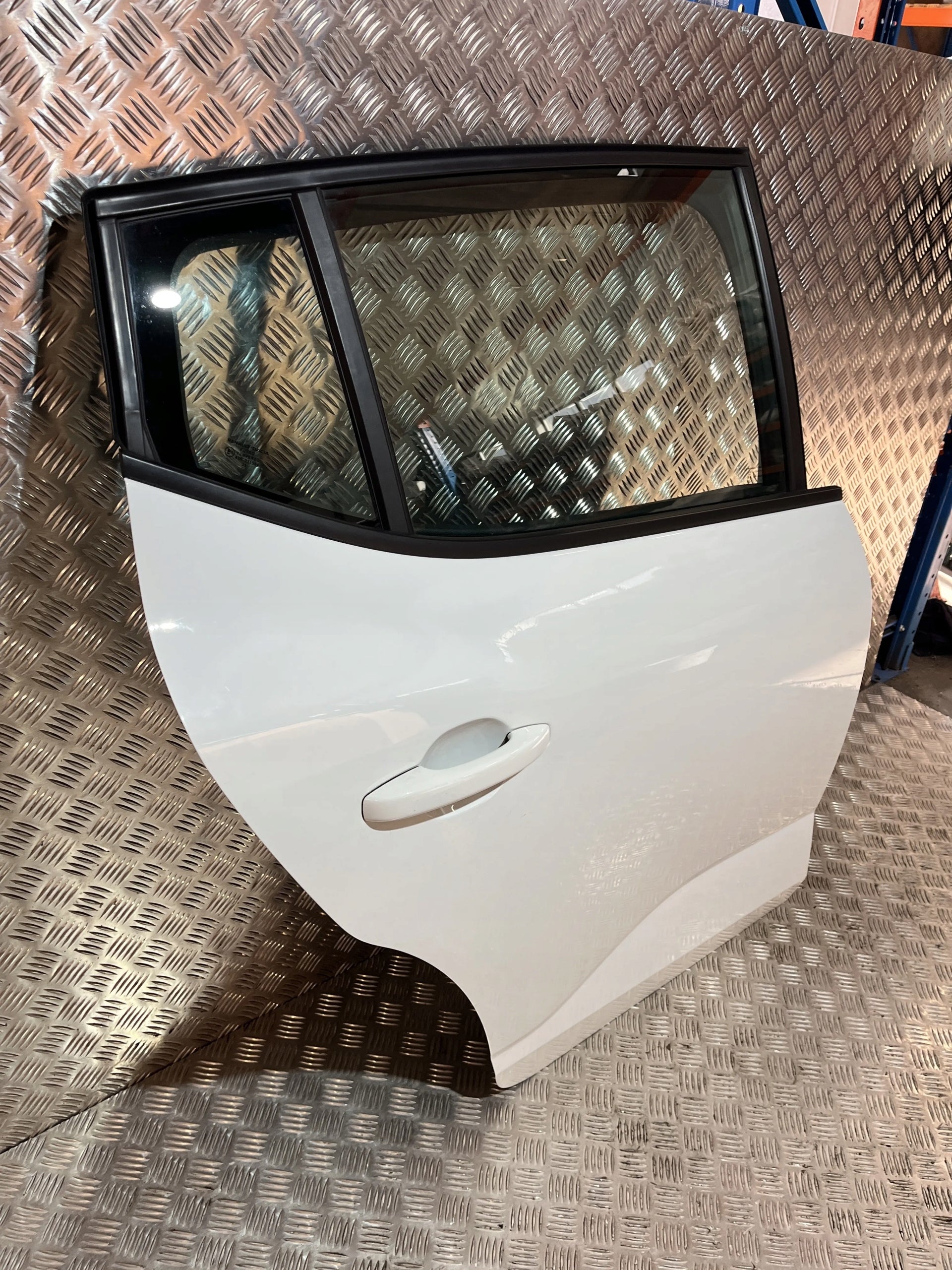 REAR RIGHT DOOR DACIA SANDERO III 21- OV369