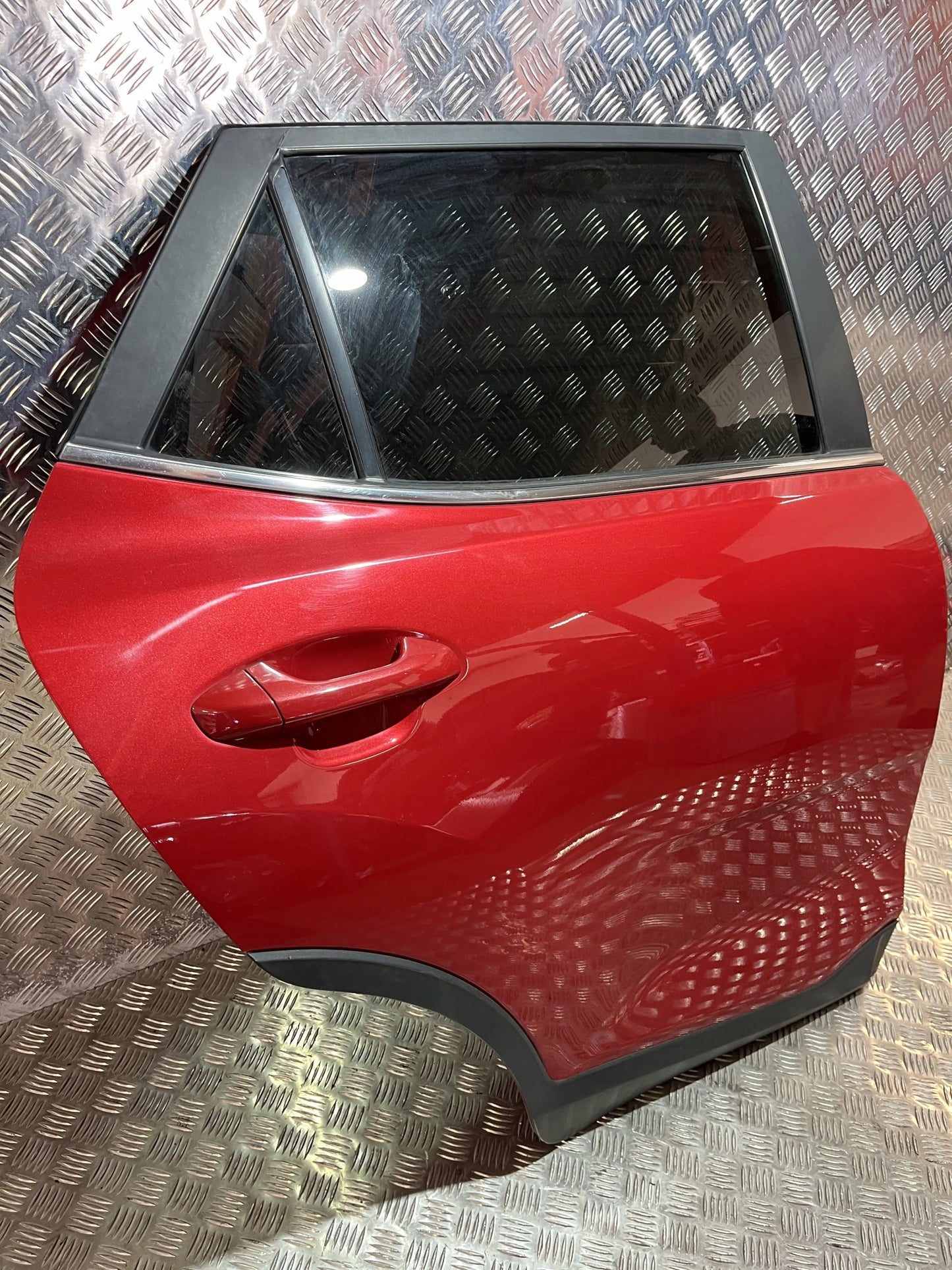 REAR RIGHT DOOR FOR KIA STONIC 17- USED