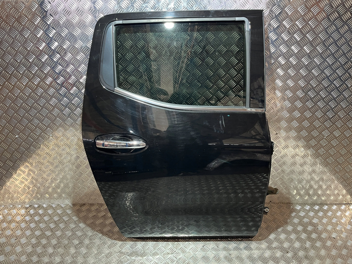 REAR RIGHT DOOR NISSAN NAVARA NP300 D23 15- GN0