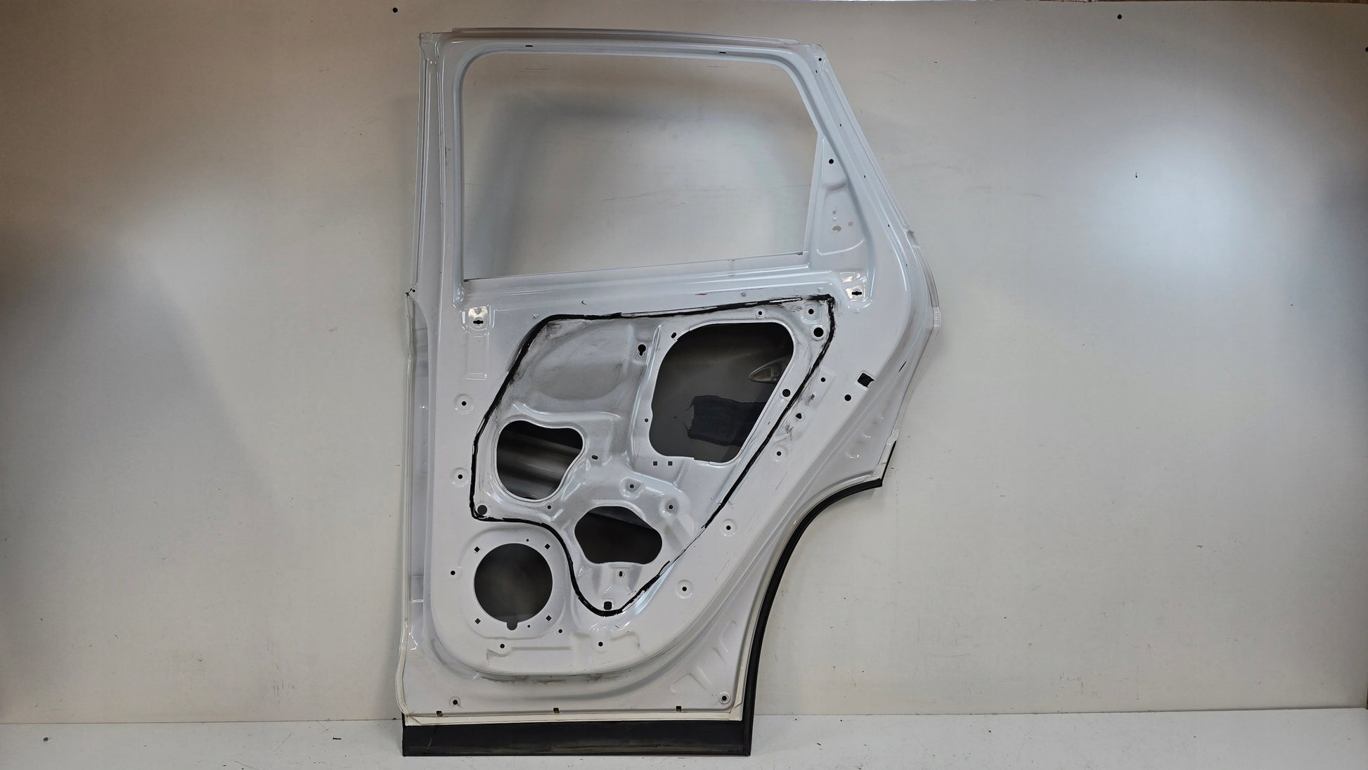 HYUNDAI TUCSON IV 4-DOOR REAR RIGHT EXTERIOR TRIM MOLDING ORIGINAL