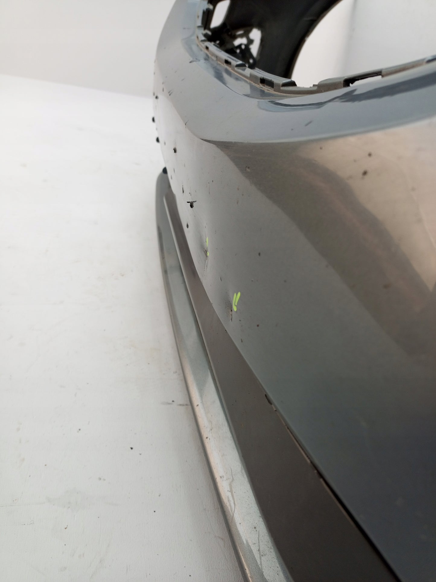 VOLVO XC60 I LIFT R-DESIGN 2013- FRONT BUMPER 31383105