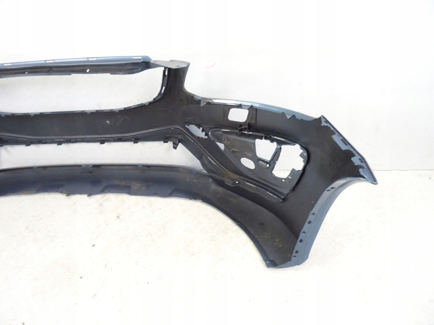 VOLVO XC60 LIFT R-DESIGN FRONT BUMPER