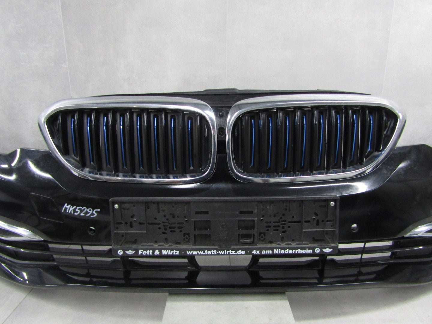 Front Bumper for BMW 5 G30 G31 Luxury Line 17-20 (+ roller blind)
