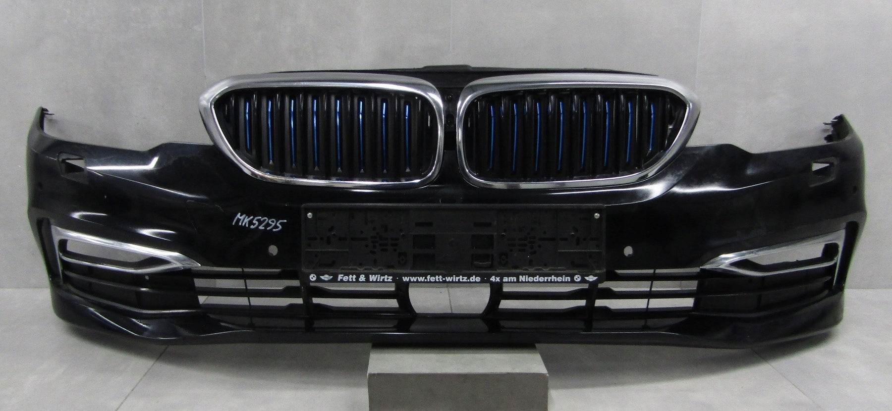 Front Bumper for BMW 5 G30 G31 Luxury Line 17-20 (+ roller blind)