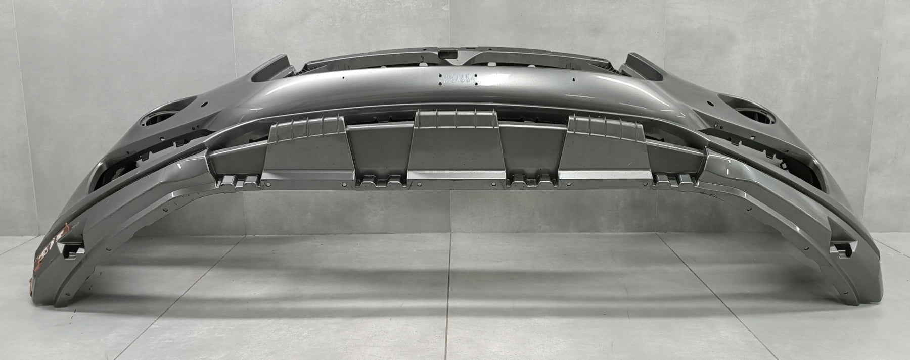 Front bumper MASERATI LEVANTE 16-24