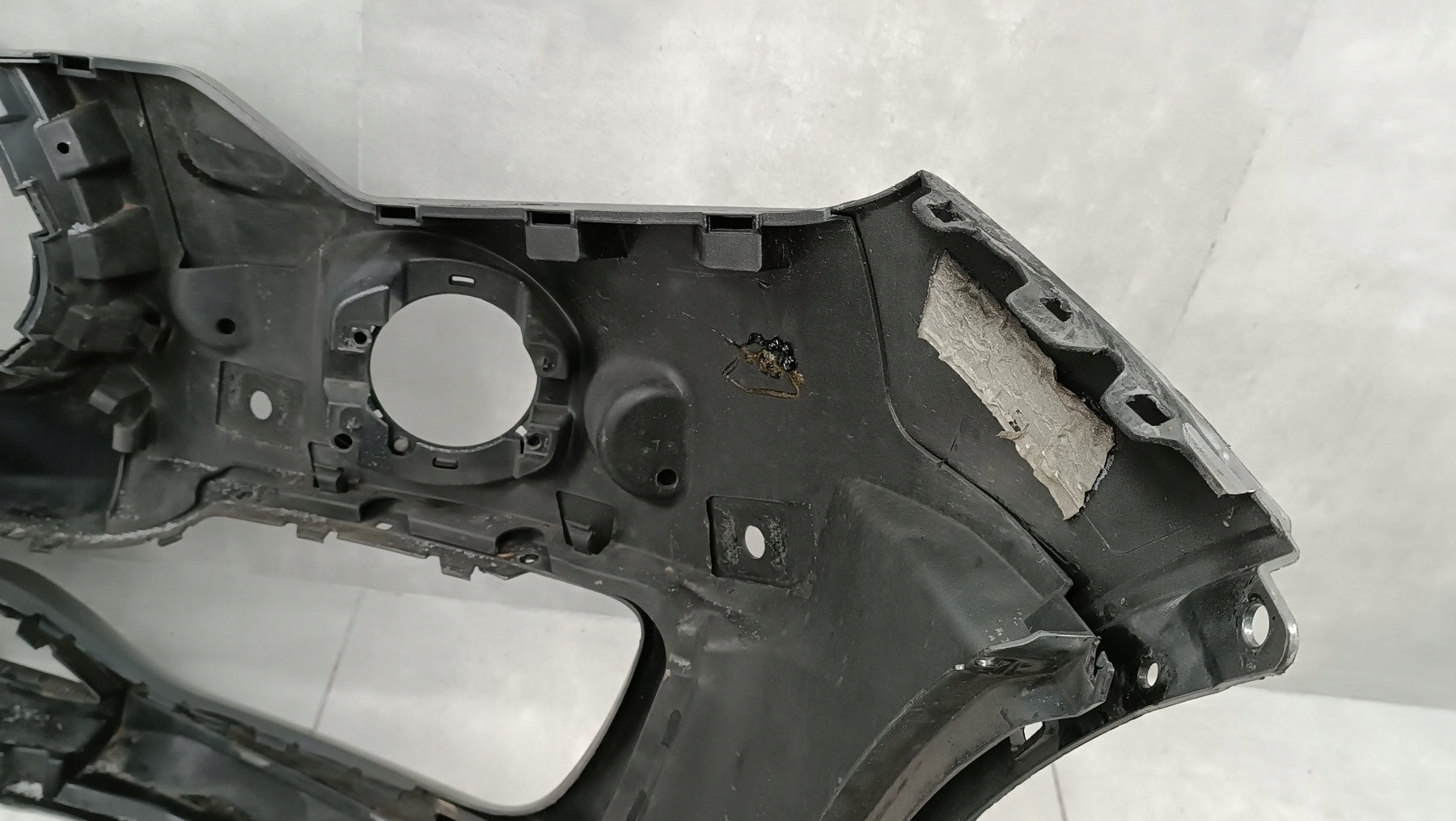 Front bumper MASERATI LEVANTE 16-24