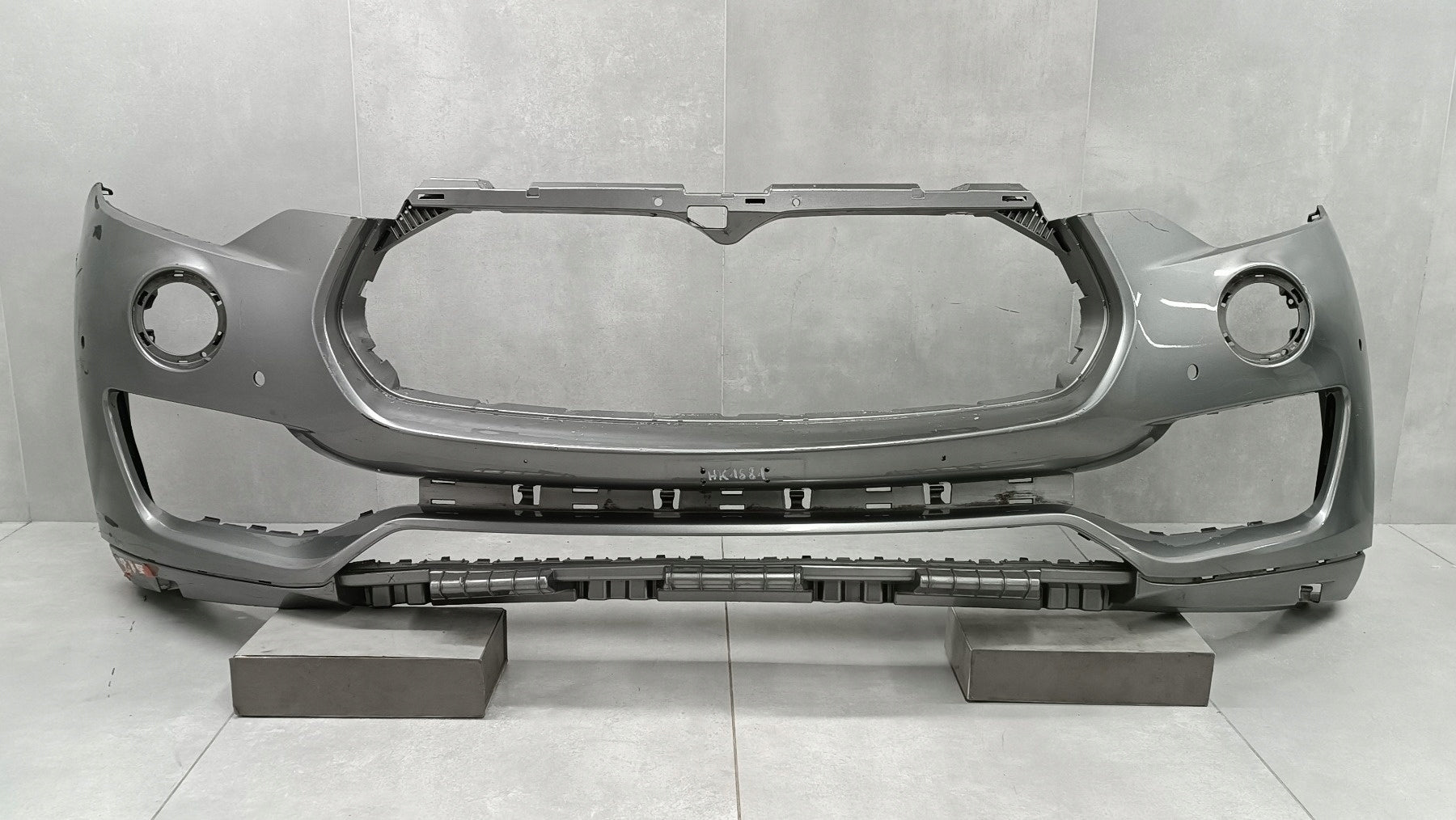 Front bumper MASERATI LEVANTE 16-24