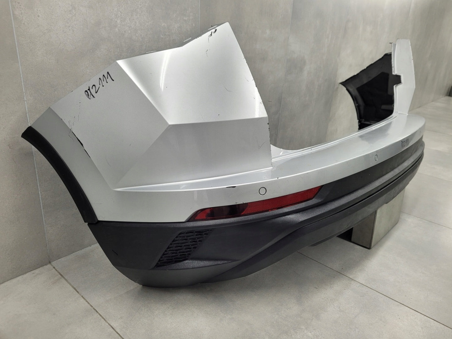 Skoda Karoq Rear Bumper 57A Facelift 21- (4 PDC + Wiring Harness)