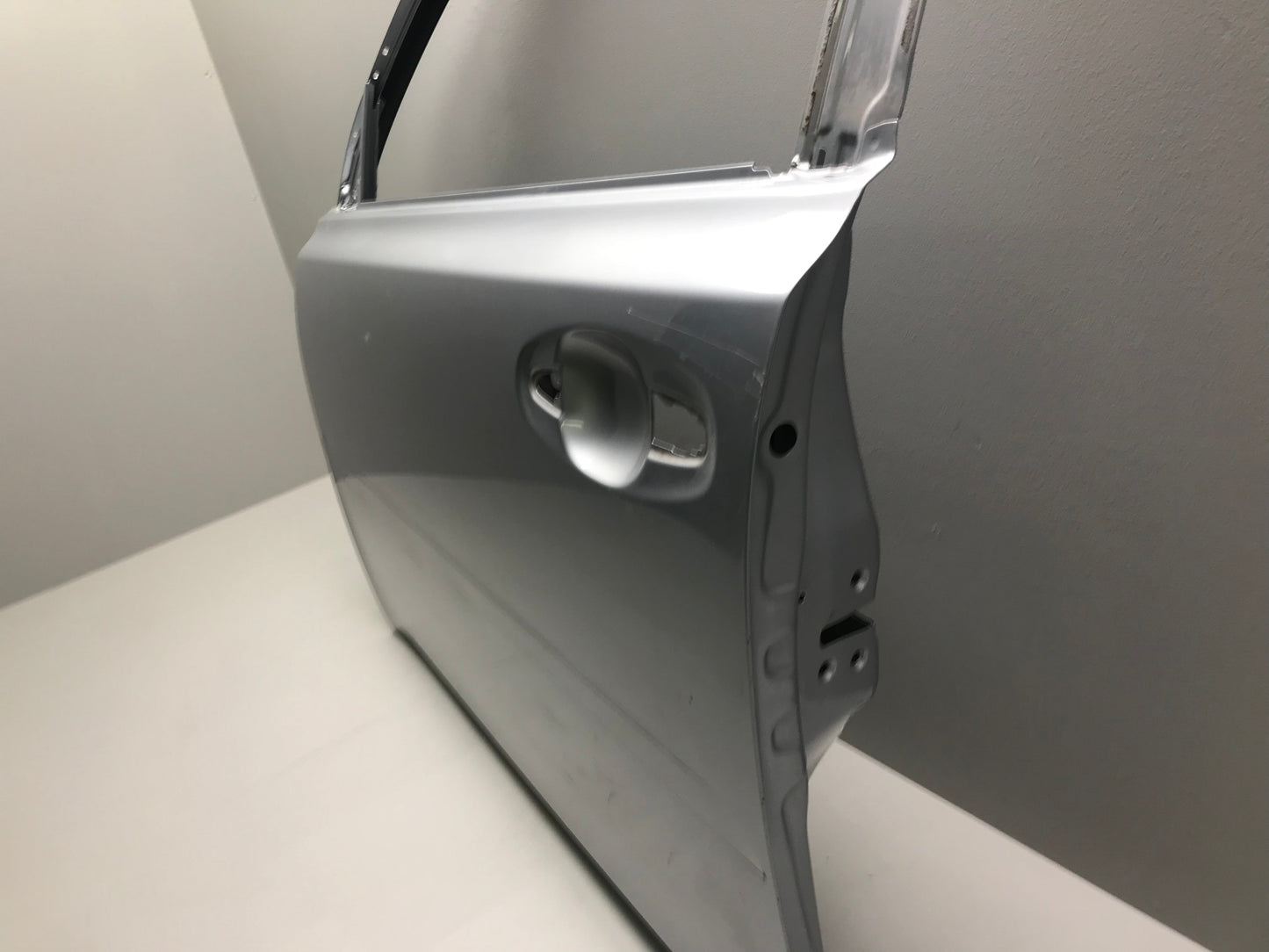 Subaru Legacy Mk5 Estate 2010-2016 Door Front Left Used ( with defect ) OEM: 60009AJ0309P