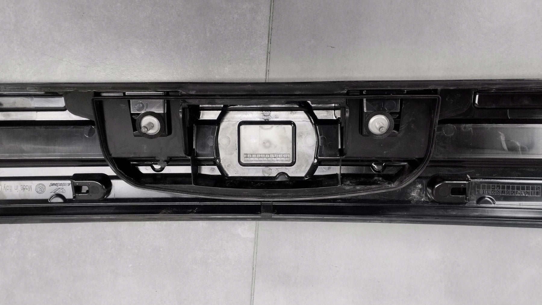 REAR TAILGATE LIGHT FOR VW T-CROSS 2GM 2GM827577