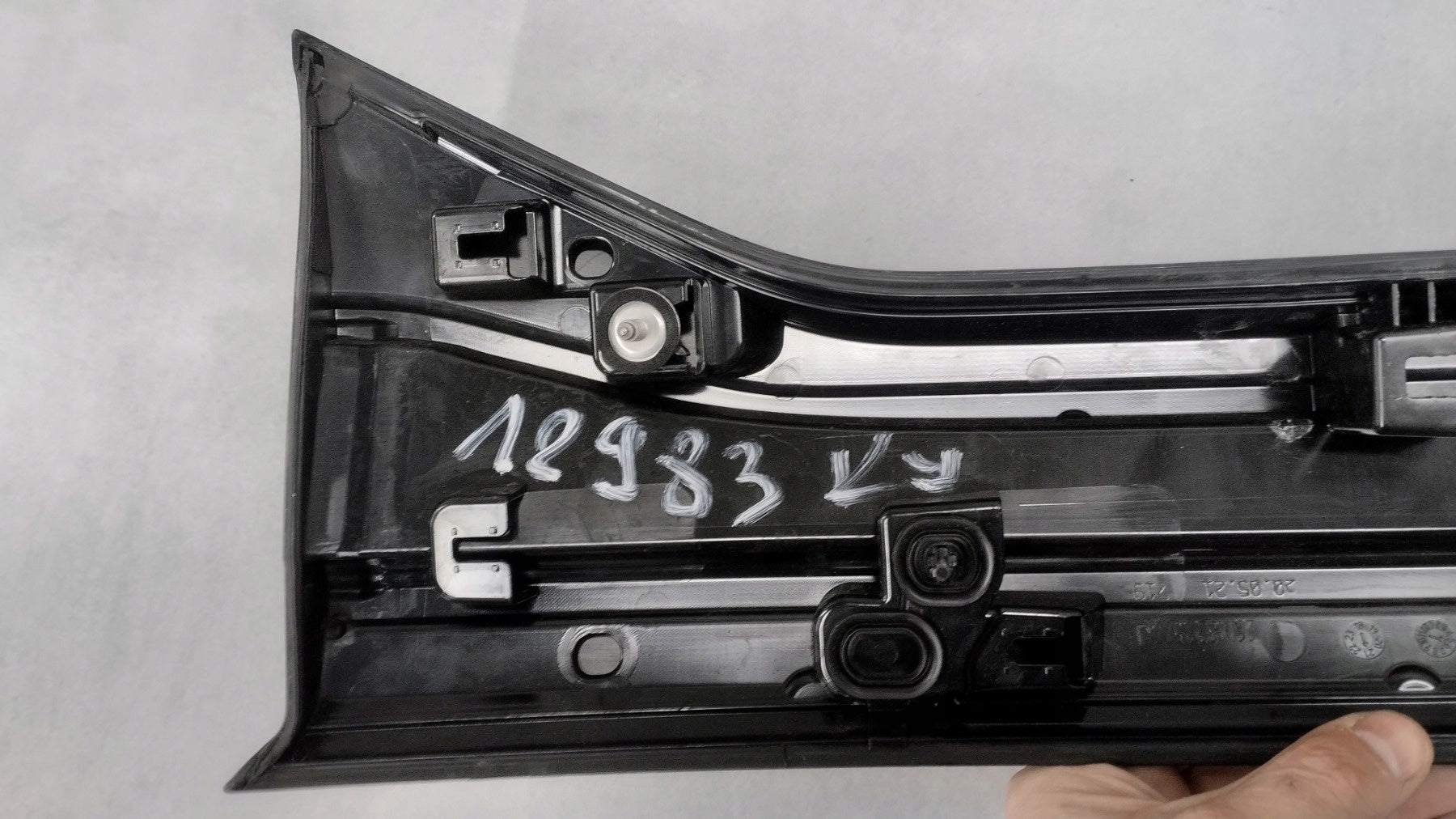 REAR TAILGATE LIGHT FOR VW T-CROSS 2GM 2GM827577