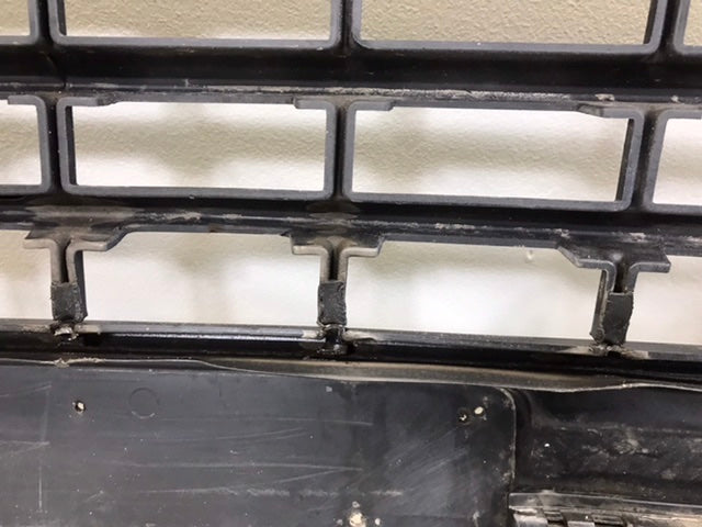 Volkswagen Transporter T6 2015- Front Bumper OEM: 7E0807221D ( with defects )