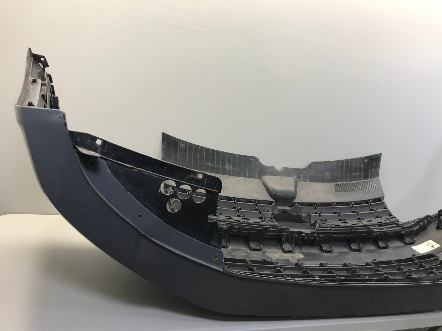 Volkswagen Transporter T6 2015- Front Bumper OEM: 7E0807221D ( with defects )