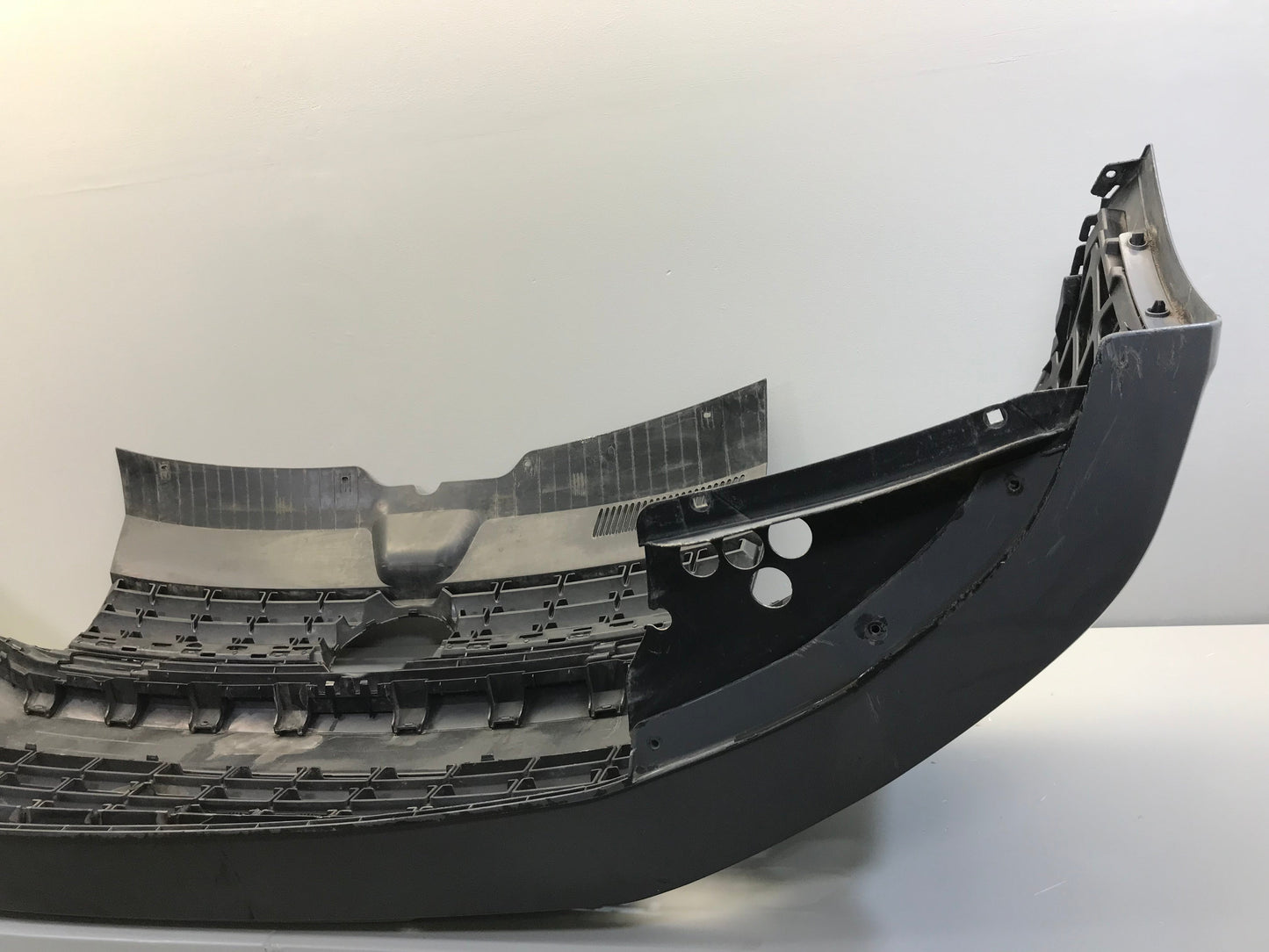 Volkswagen Transporter T6 2015- Front Bumper OEM: 7E0807221D ( with defects )
