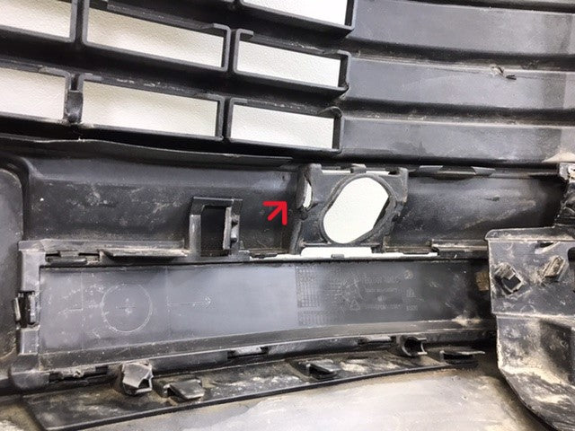 Volkswagen Transporter T6 2015- Front Bumper OEM: 7E0807221D ( with defects )