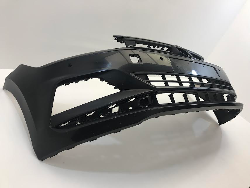 Volkswagen Polo H.B 2018-2021 Front Bumper Genuine Used OEM: 2G0807221